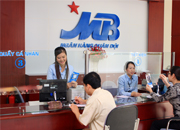 Siết tín dụng, nhà băng “đua” bảo hiểm